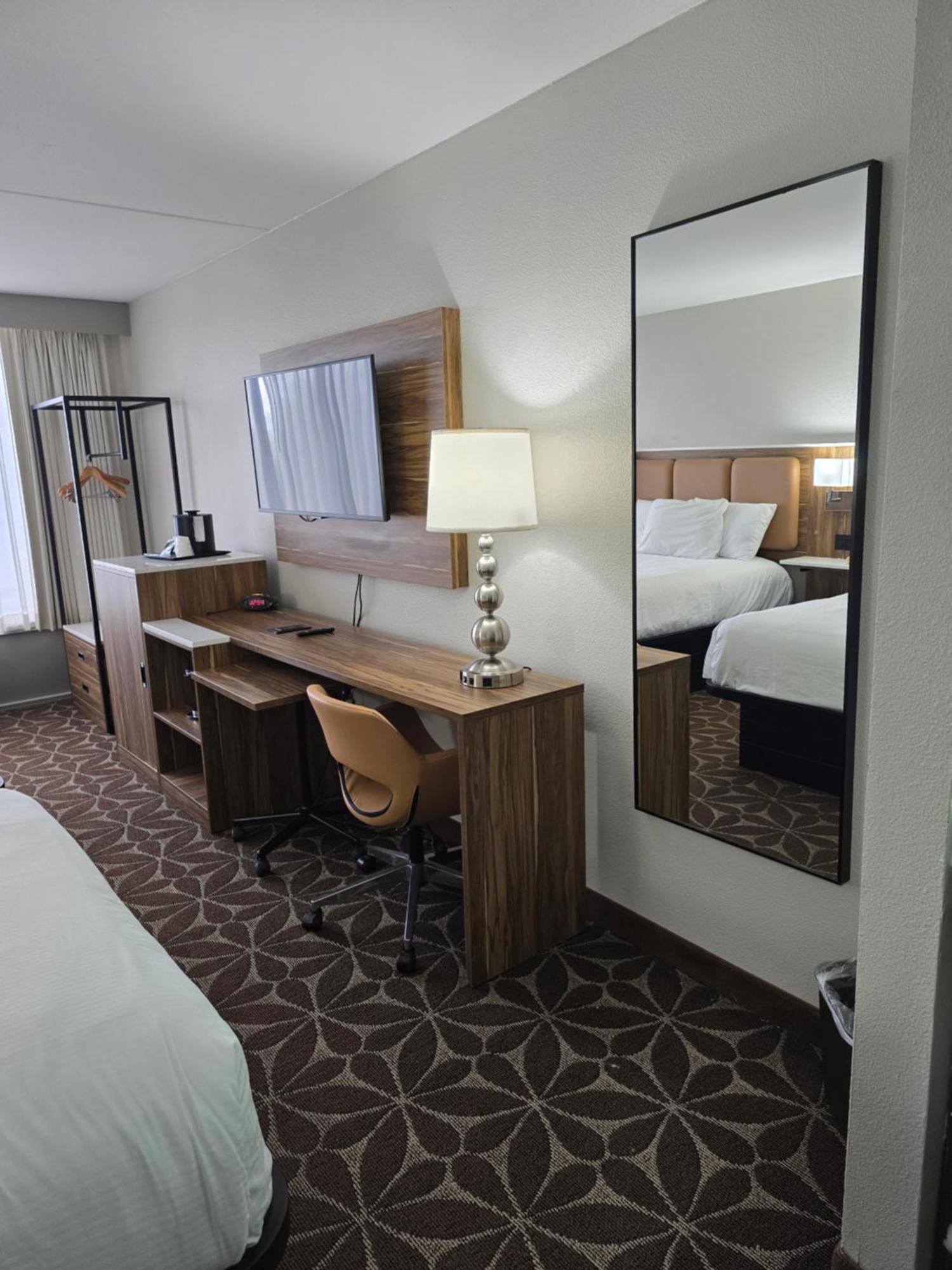 Wyndham Garden Williamsburg Busch Gardens Area Hotel Bagian luar foto