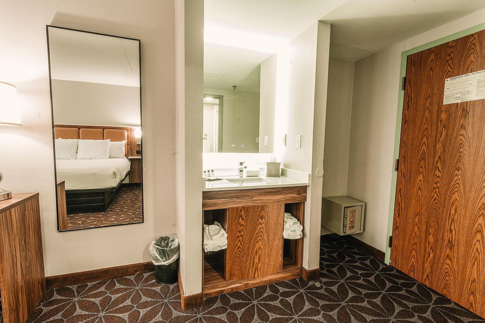Wyndham Garden Williamsburg Busch Gardens Area Hotel Bagian luar foto