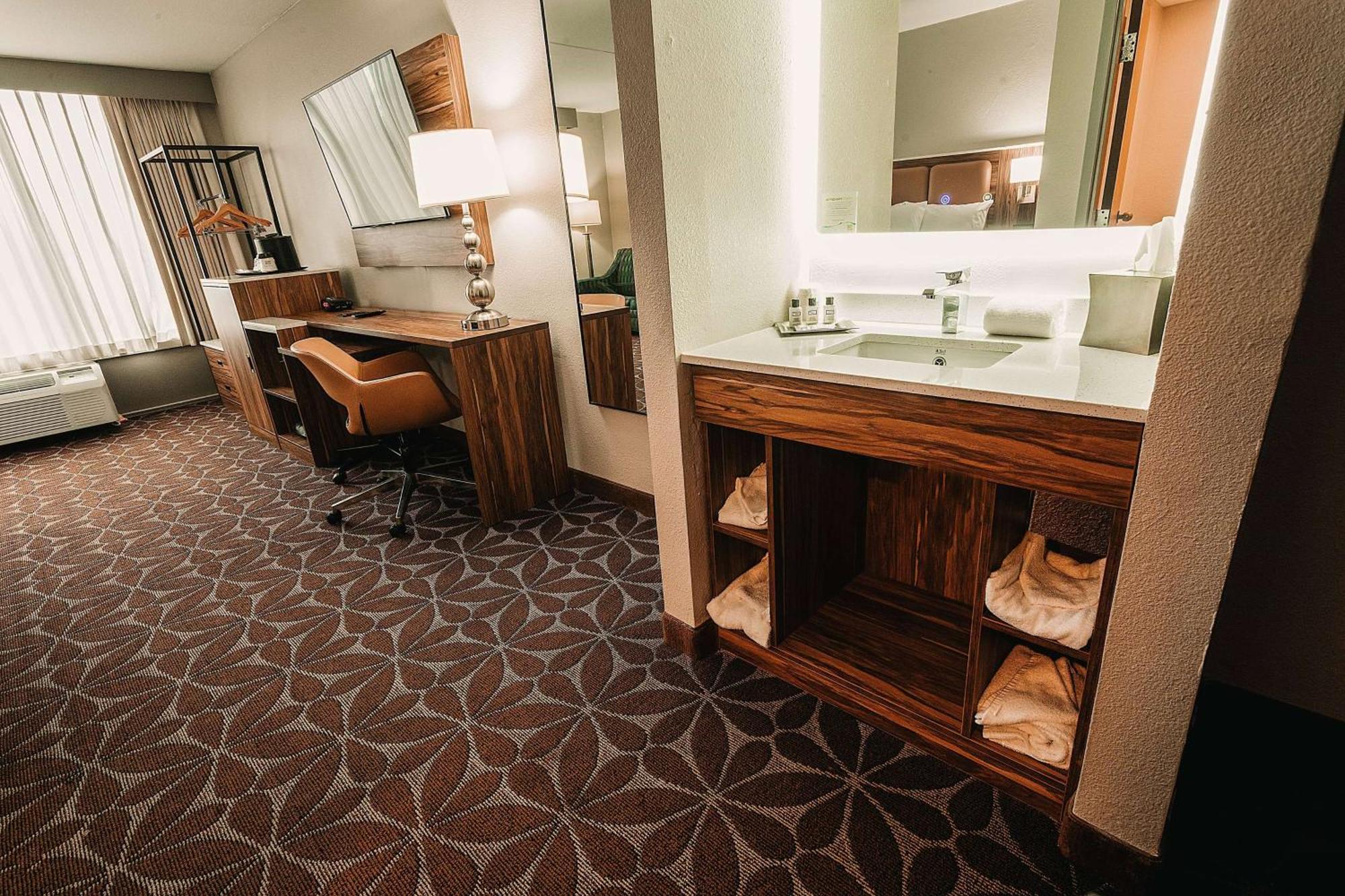 Wyndham Garden Williamsburg Busch Gardens Area Hotel Bagian luar foto