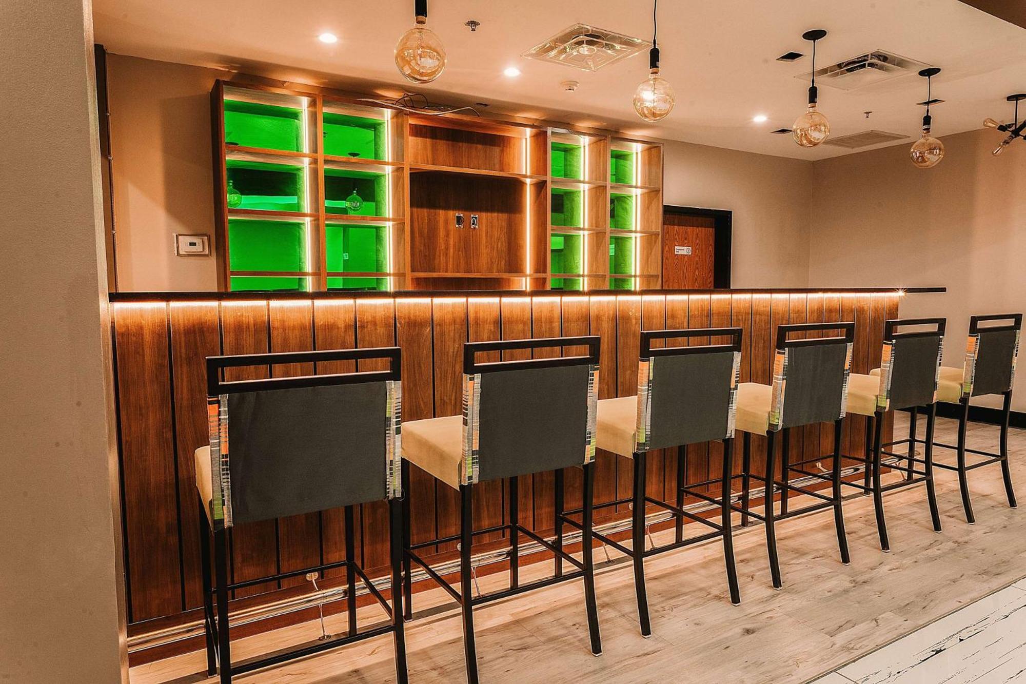Wyndham Garden Williamsburg Busch Gardens Area Hotel Bagian luar foto