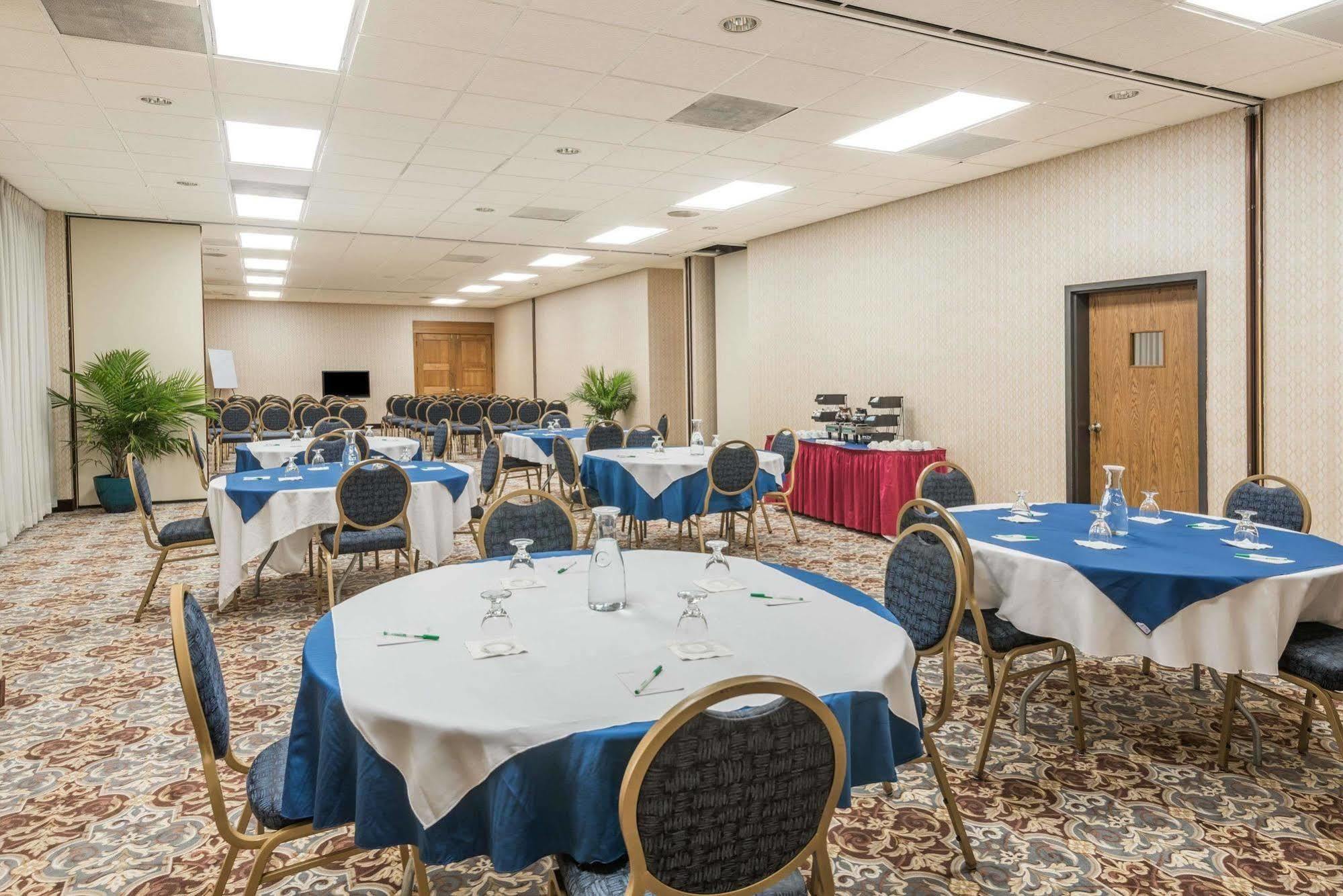 Wyndham Garden Williamsburg Busch Gardens Area Hotel Bagian luar foto